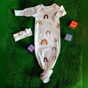 Newborn Gown and bow set